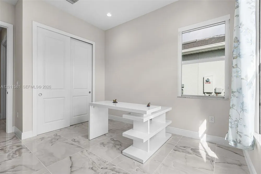 9087 Kite Ln Naples, FL 34114