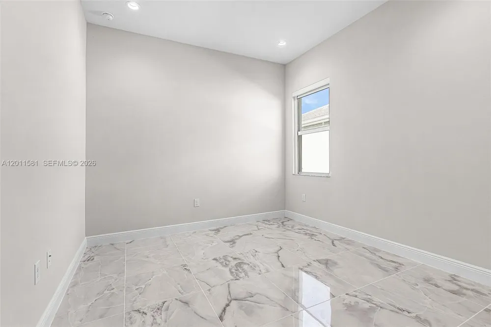 9087 Kite Ln Naples, FL 34114