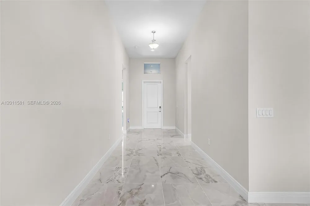 9087 Kite Ln Naples, FL 34114