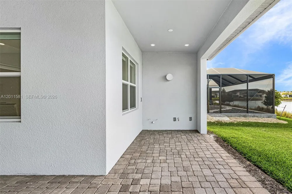 9087 Kite Ln Naples, FL 34114