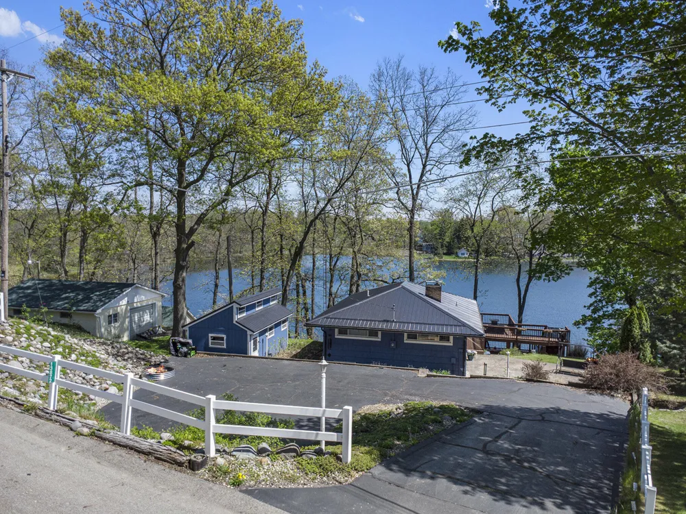 13872 Fineview Bluff Drive Johnstown Township, MI 49017