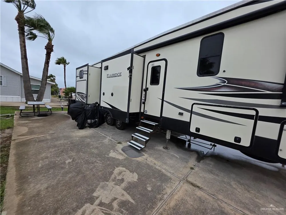 411 Sun Dial Circle Port Isabel, TX 78578