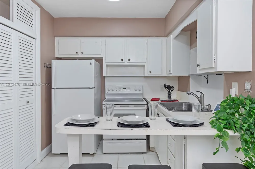 1817 NW 60th Ave #G Sunrise, FL 33313