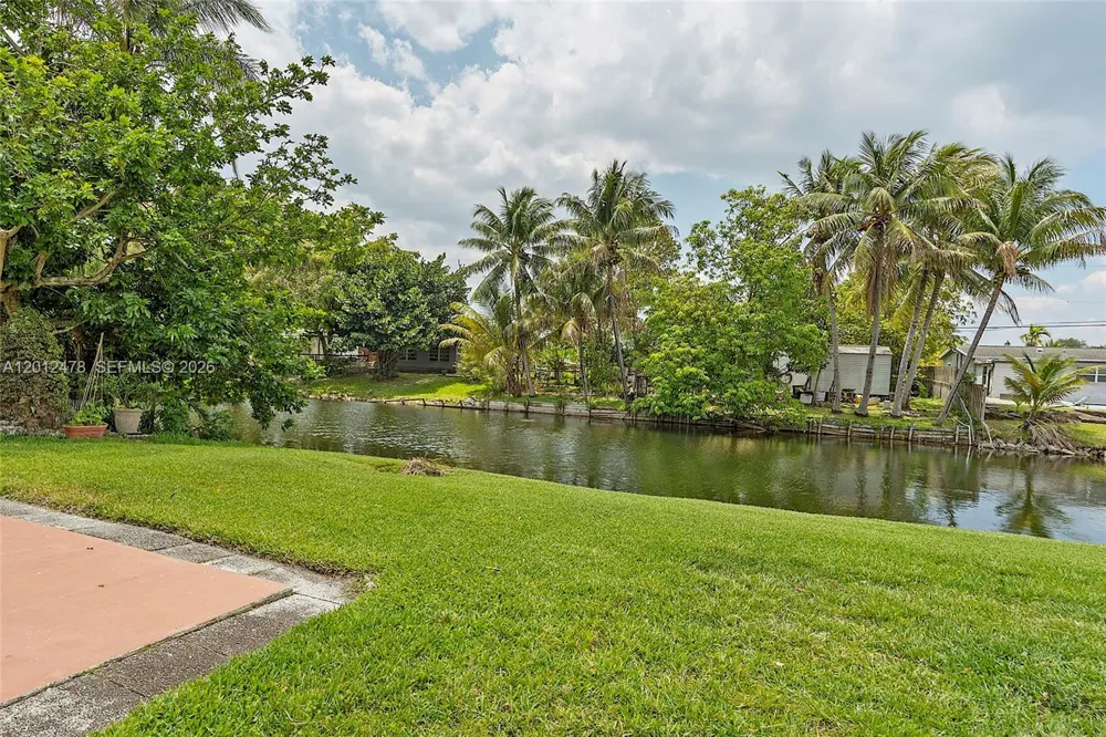 1817 NW 60th Ave #G Sunrise, FL 33313