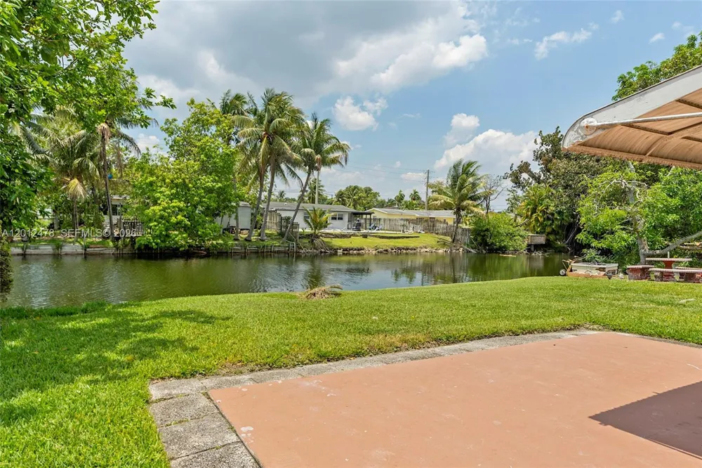 1817 NW 60th Ave #G Sunrise, FL 33313