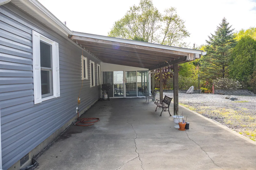 5251 Spring Creek Road Three Oaks Township, MI 49128