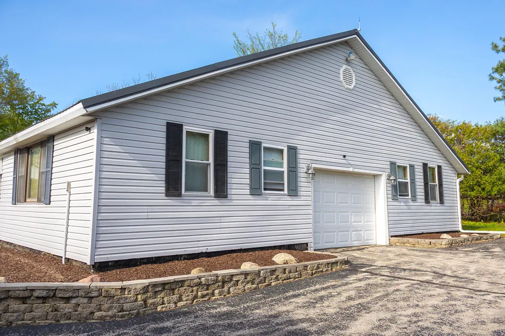 5251 Spring Creek Road Three Oaks Township, MI 49128