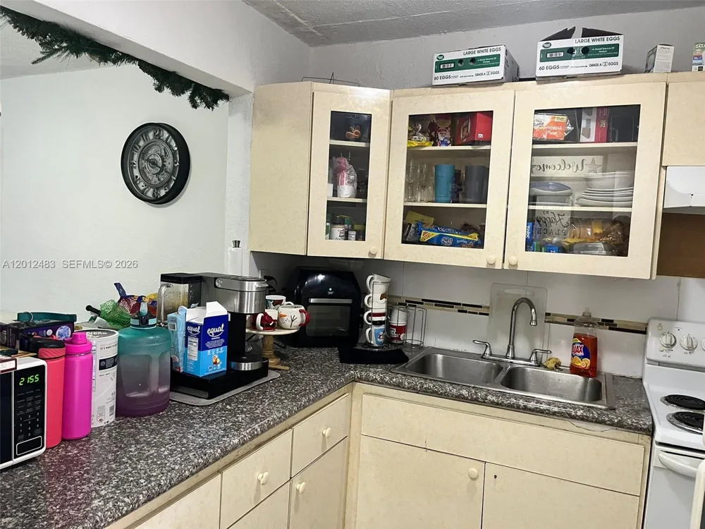 652 NW 3rd St #103 Miami, FL 33128