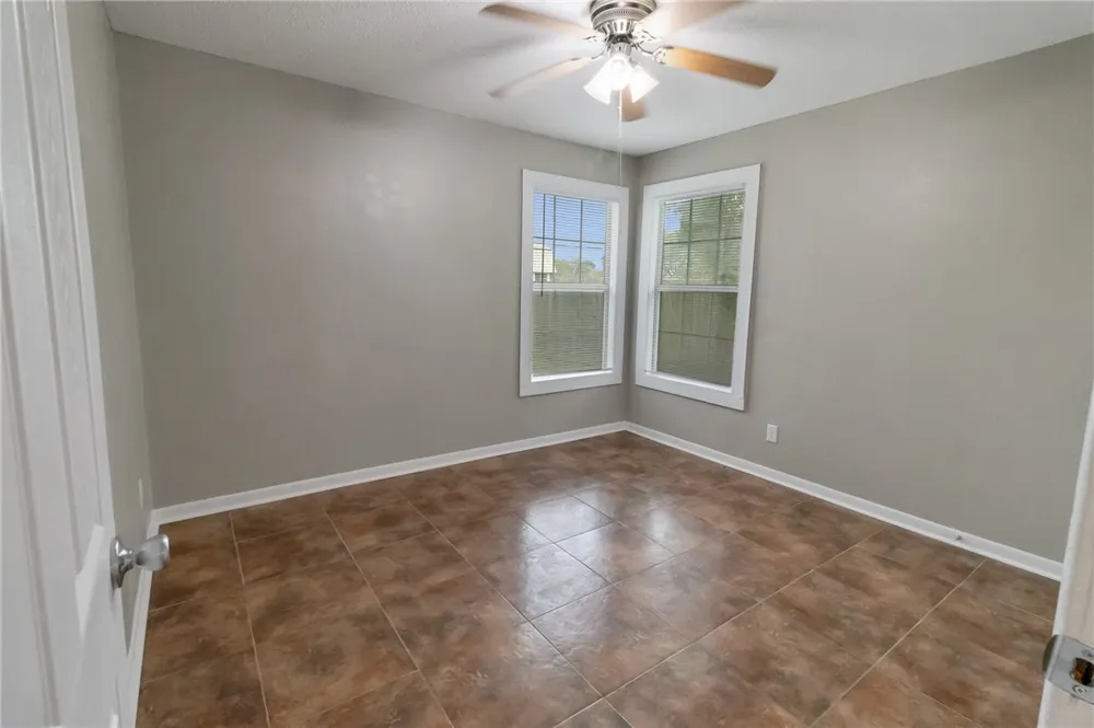 1804 Mckinley Street Beeville, TX 78102