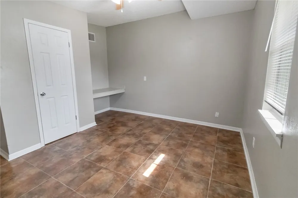 1804 Mckinley Street Beeville, TX 78102