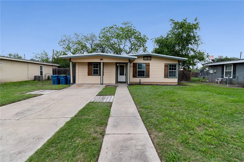 1804 Mckinley Street Beeville, TX 78102