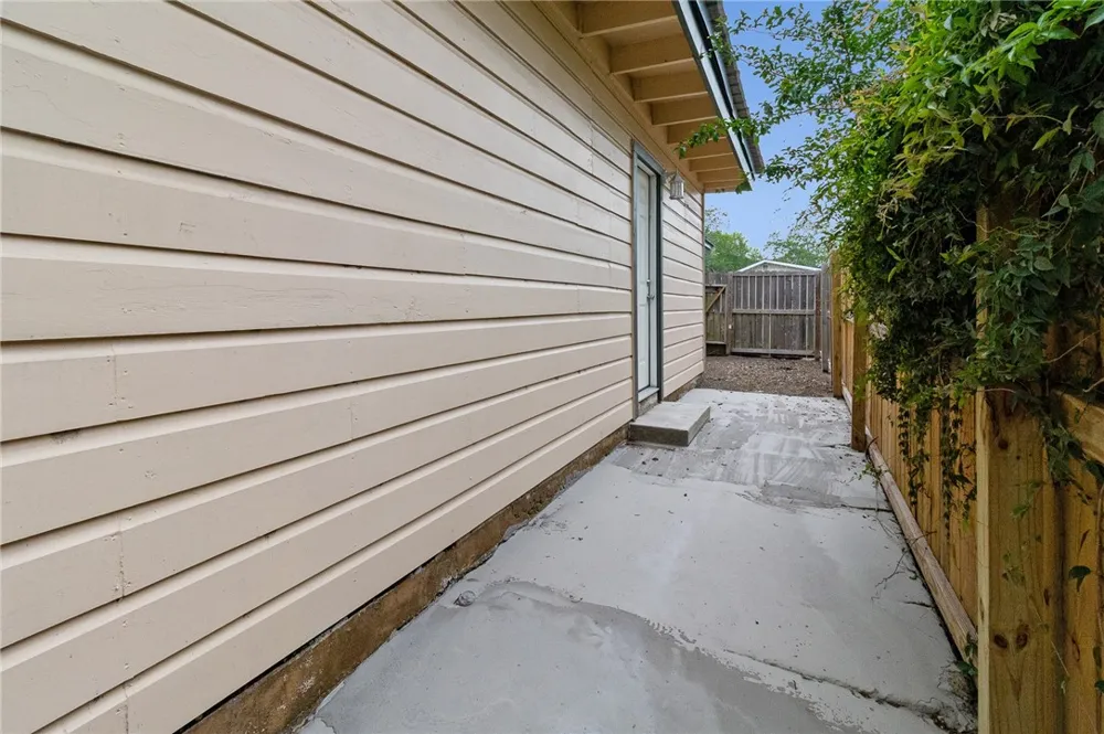 1804 Mckinley Street Beeville, TX 78102