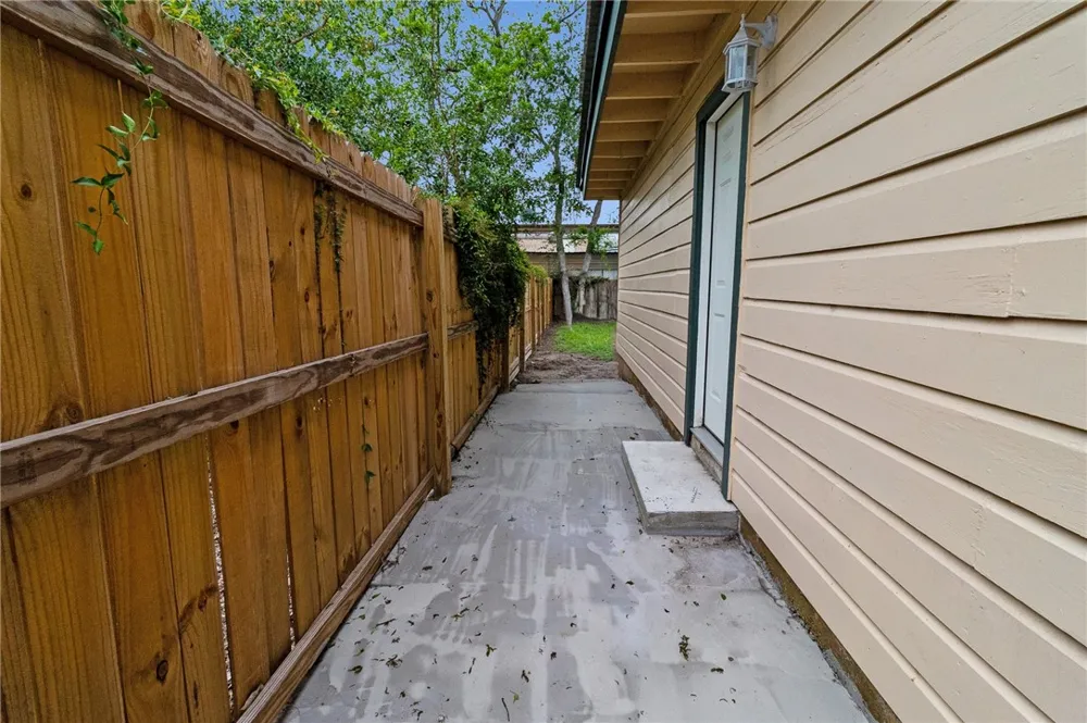 1804 Mckinley Street Beeville, TX 78102