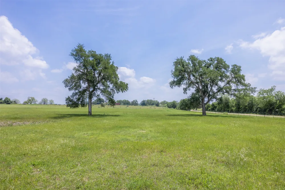 1016 County Road 306 Rockdale, TX 76567