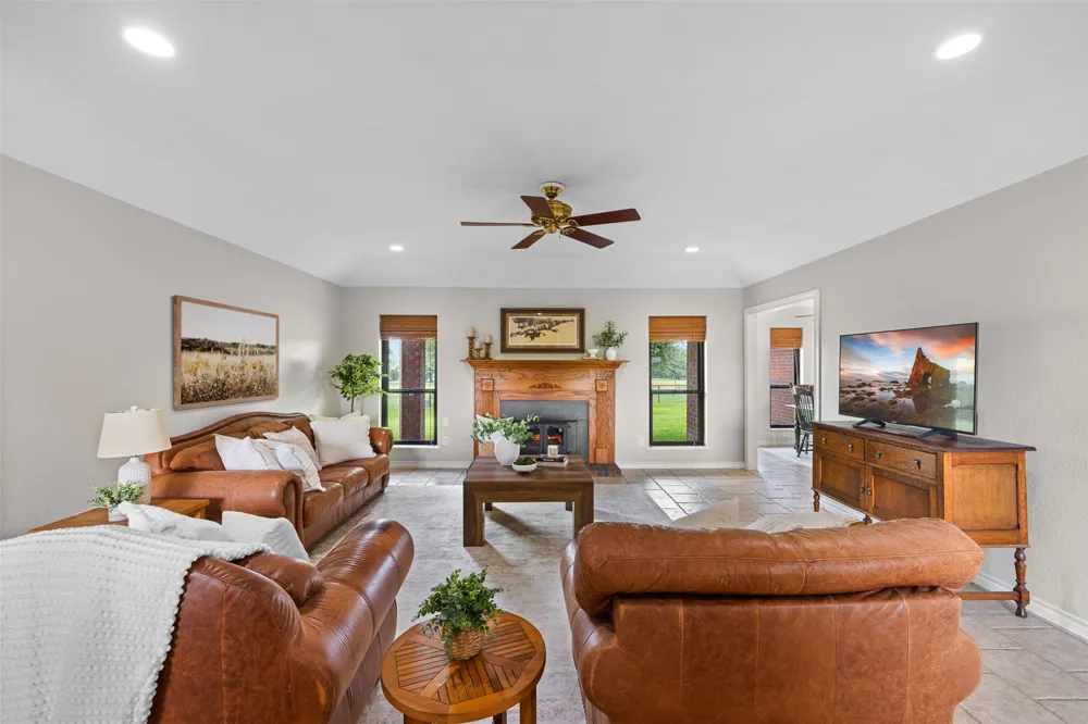 1016 County Road 306 Rockdale, TX 76567