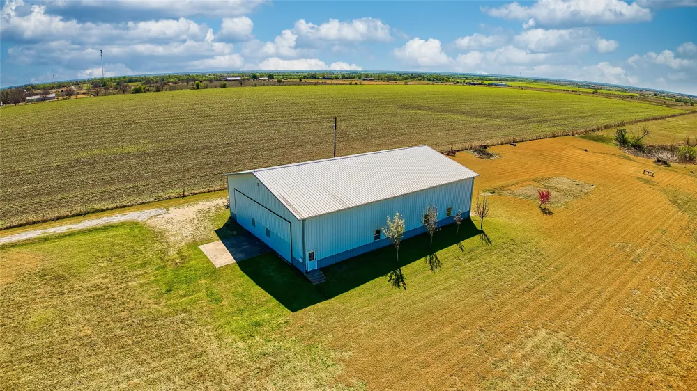 1005 E Buttercup Road Taylor, TX 76574