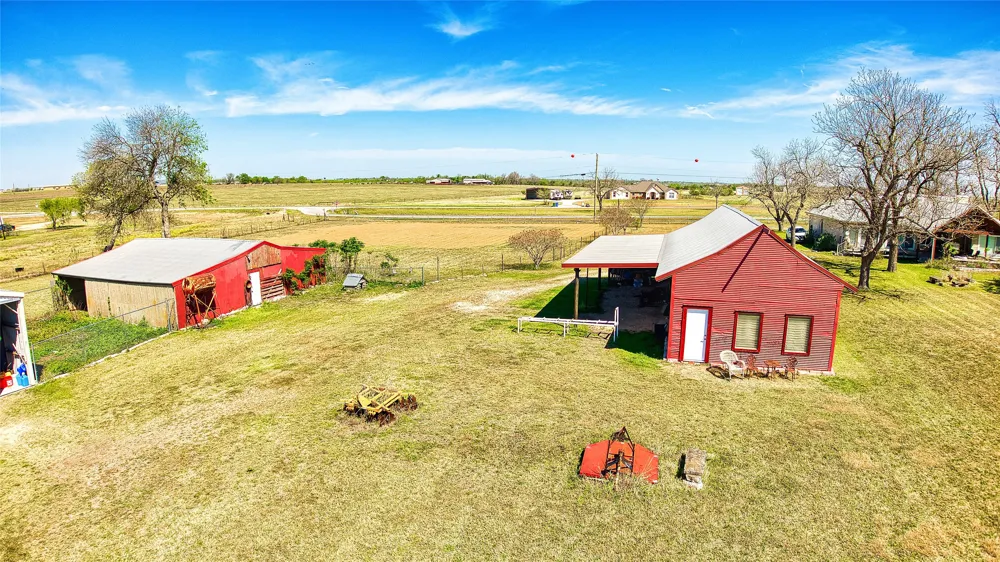 1005 E Buttercup Road Taylor, TX 76574