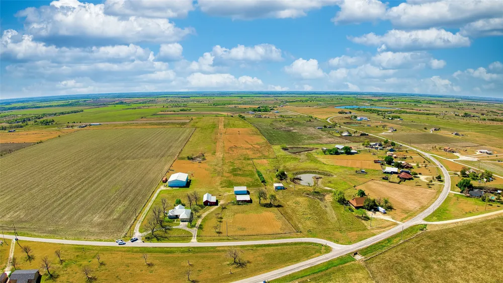 1005 E Buttercup Road Taylor, TX 76574