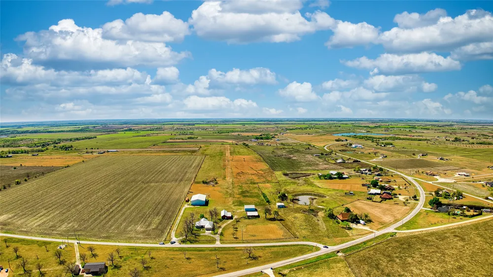 1005 E Buttercup Road Taylor, TX 76574