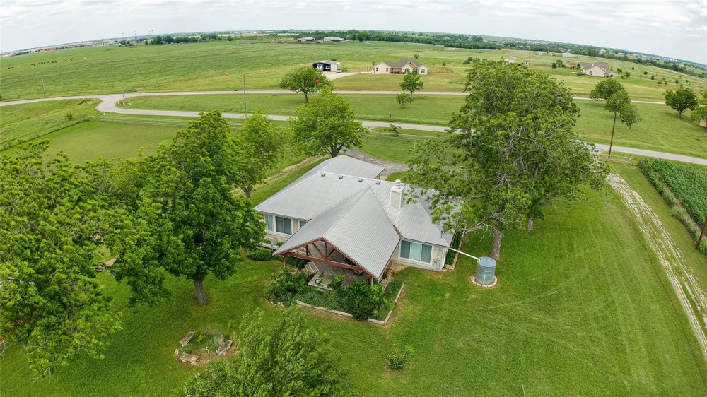 1005 E Buttercup Road Taylor, TX 76574