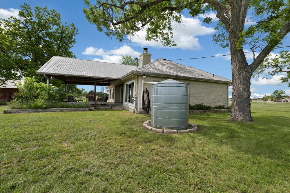 1005 E Buttercup Road Taylor, TX 76574