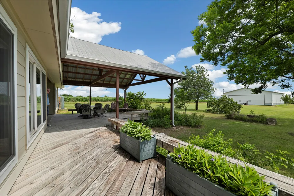 1005 E Buttercup Road Taylor, TX 76574