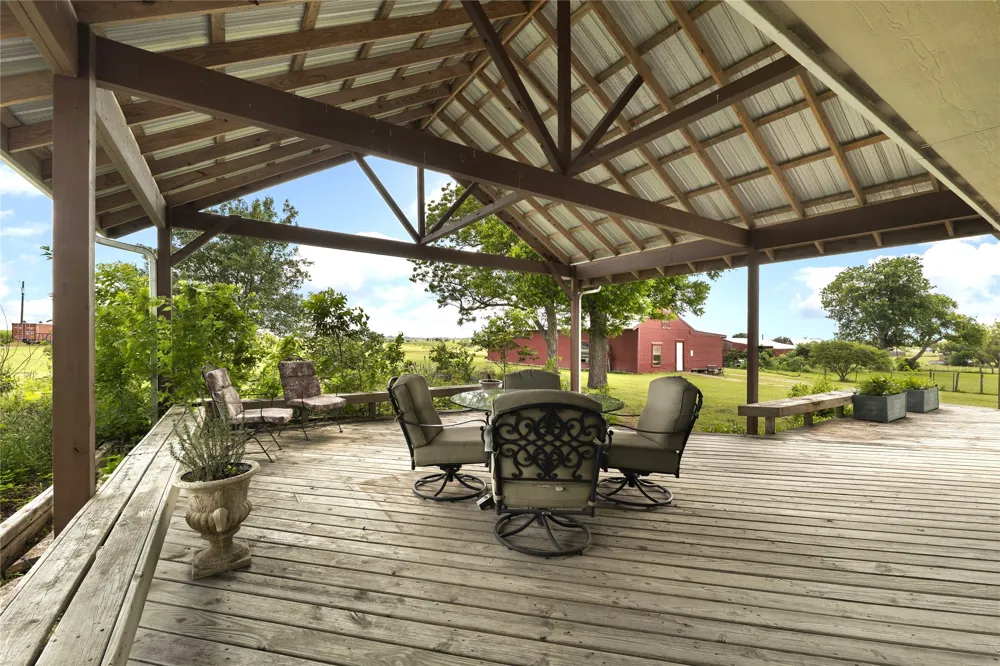 1005 E Buttercup Road Taylor, TX 76574
