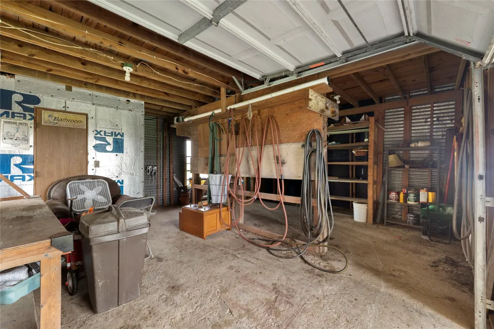 1005 E Buttercup Road Taylor, TX 76574