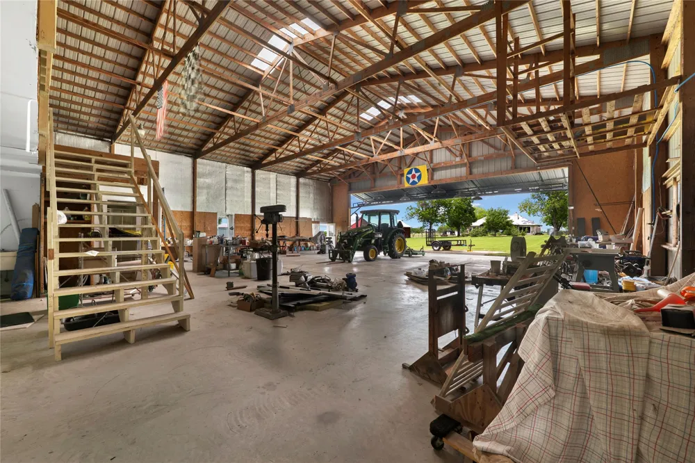 1005 E Buttercup Road Taylor, TX 76574