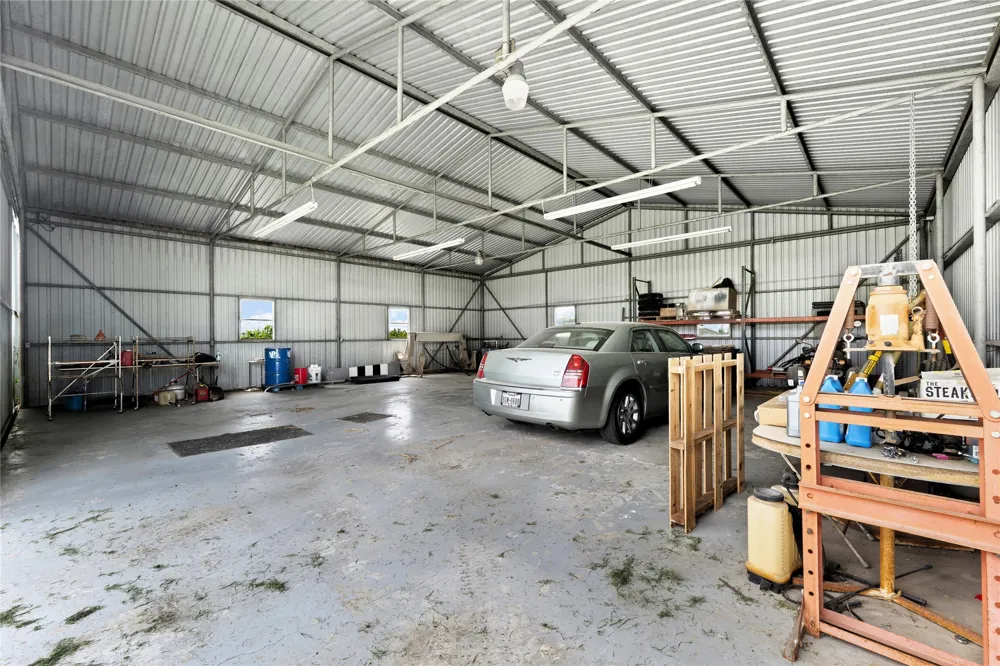 1005 E Buttercup Road Taylor, TX 76574
