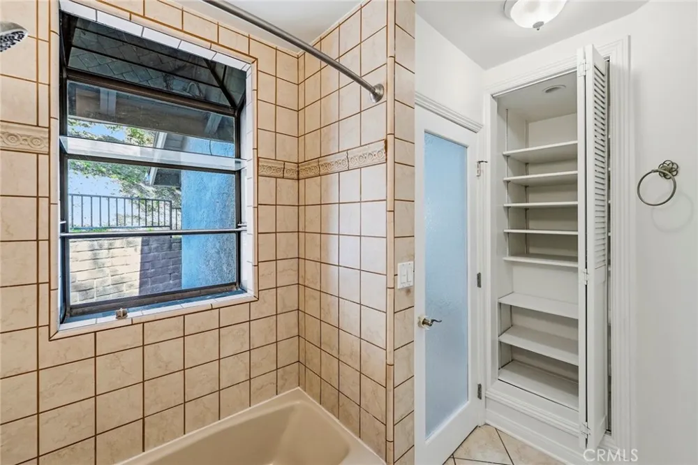 6489 Alta Gracia Tujunga, CA 91042