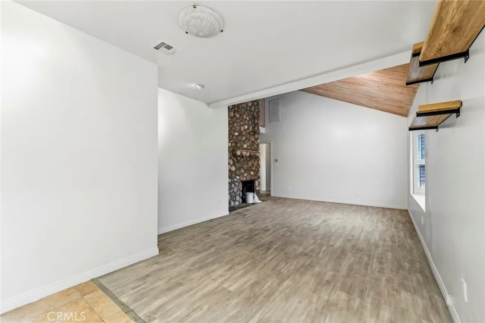 6489 Alta Gracia Tujunga, CA 91042