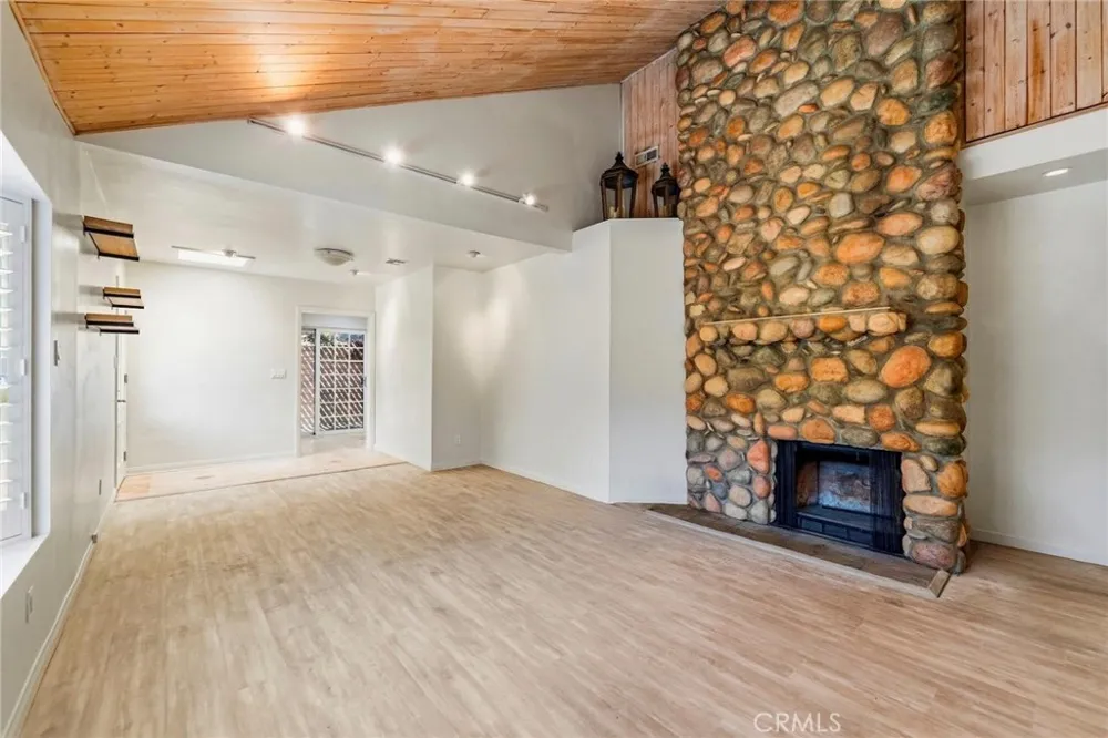 6489 Alta Gracia Tujunga, CA 91042