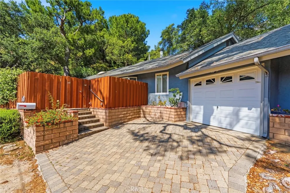 6489 Alta Gracia Tujunga, CA 91042