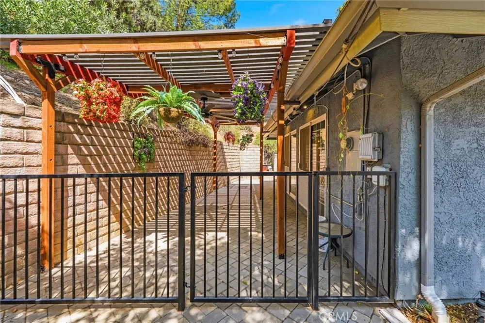 6489 Alta Gracia Tujunga, CA 91042
