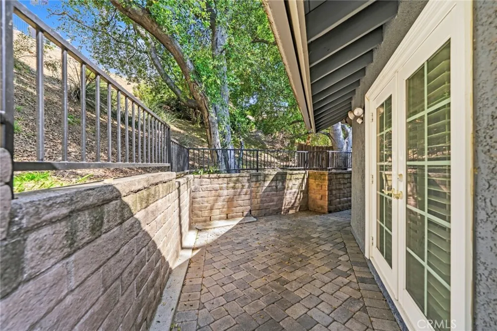 6489 Alta Gracia Tujunga, CA 91042