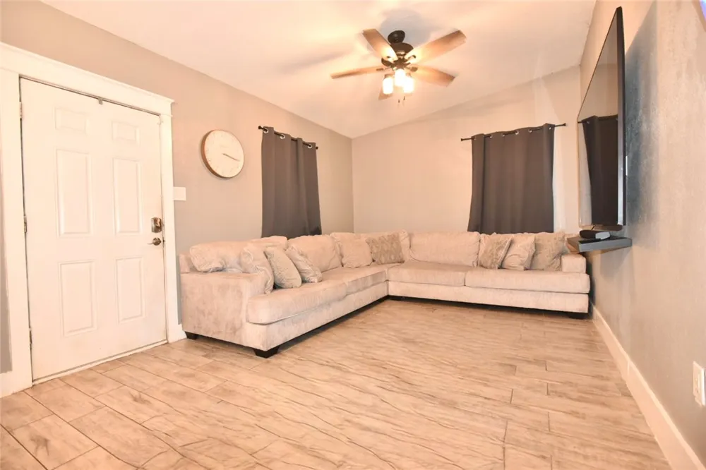 310 S 20th Street Kingsville, TX 78363