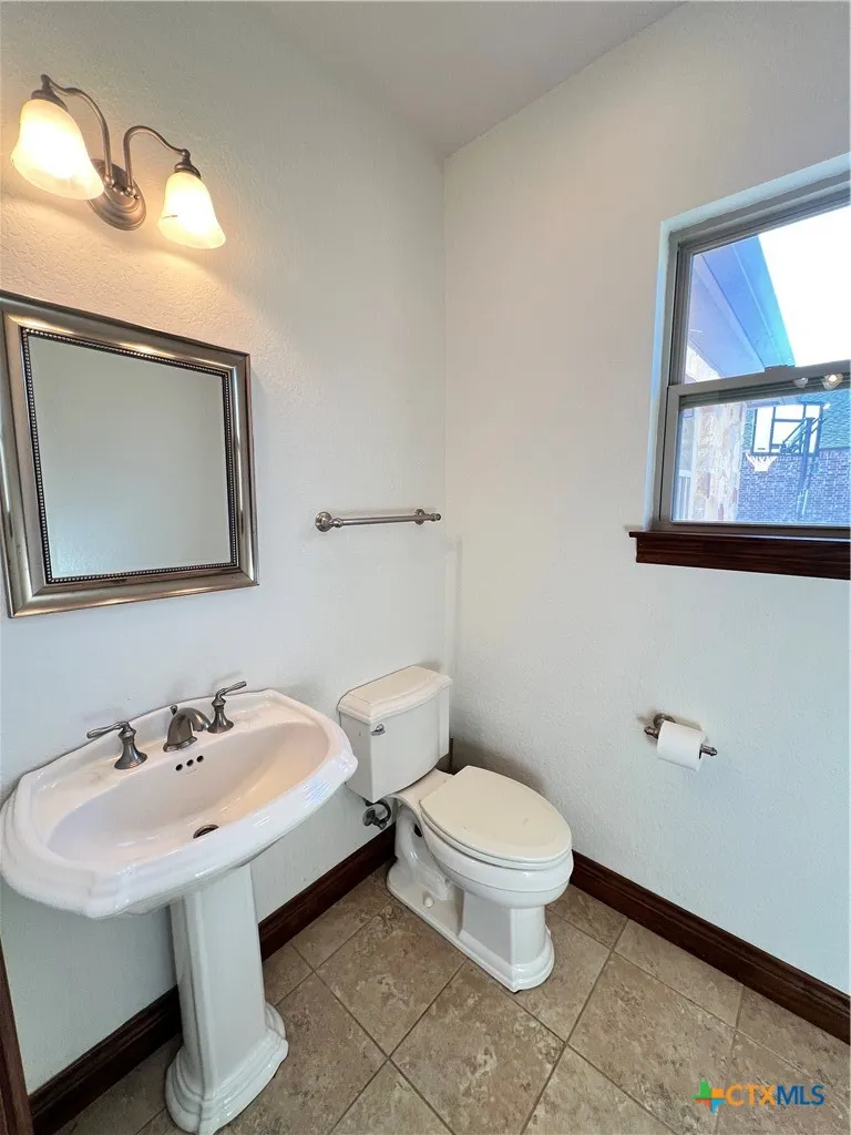 2264 Granada Hills New Braunfels, TX 78132