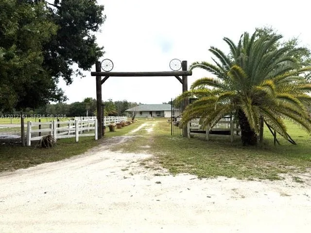 2416 Vance Ave Lorida, FL 33857