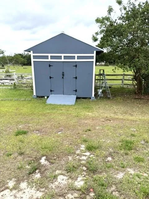 2416 Vance Ave Lorida, FL 33857