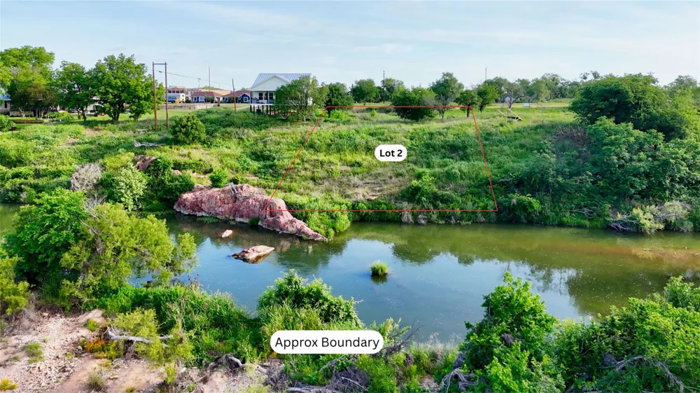 2 Walden Way Llano, TX 78643
