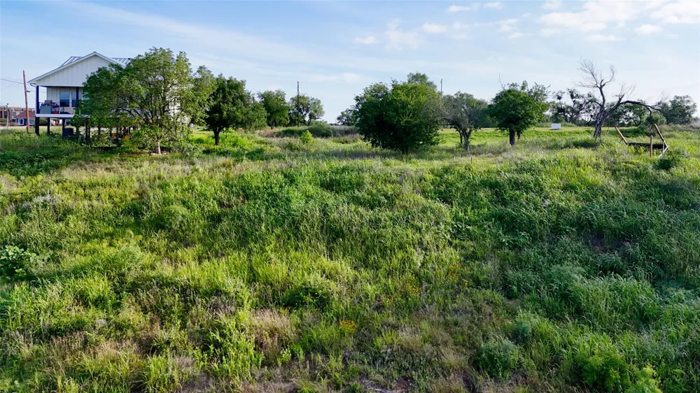 2 Walden Way Llano, TX 78643