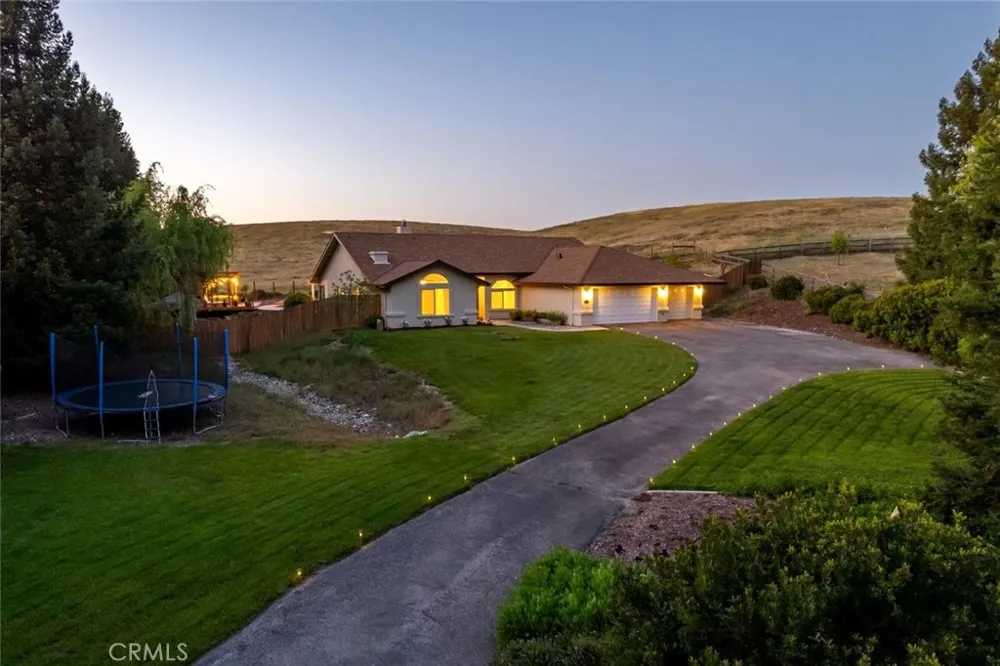 1590 Shiloh Place Templeton, CA 93465