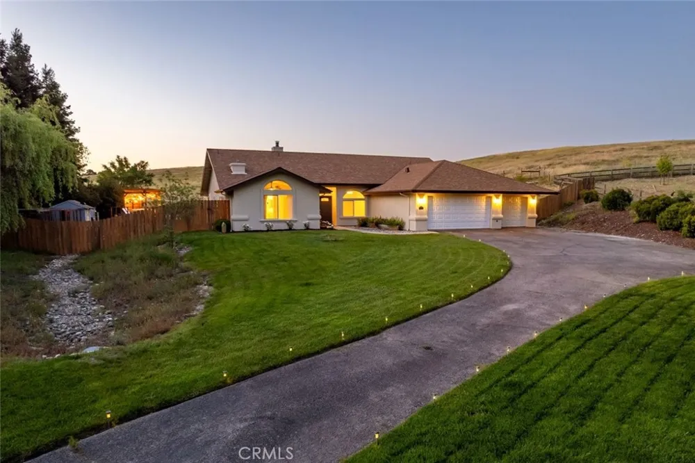 1590 Shiloh Place Templeton, CA 93465