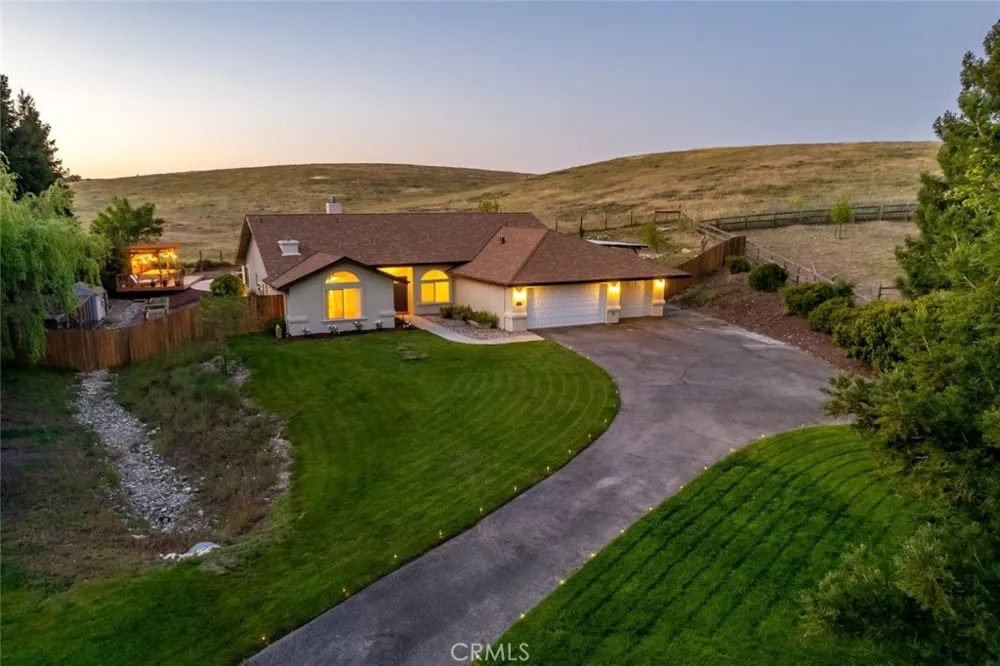 1590 Shiloh Place Templeton, CA 93465