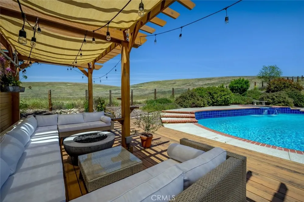 1590 Shiloh Place Templeton, CA 93465