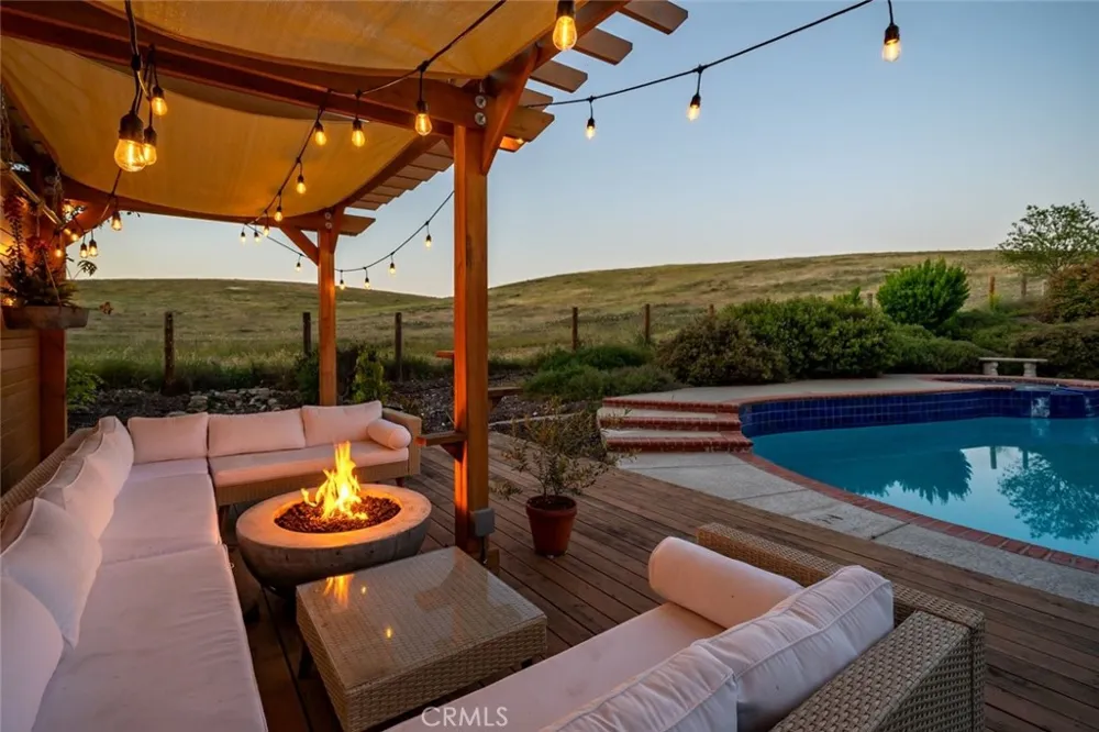 1590 Shiloh Place Templeton, CA 93465