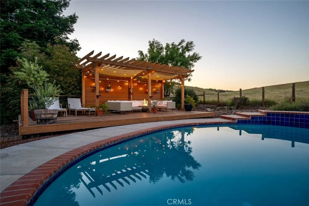 1590 Shiloh Place Templeton, CA 93465