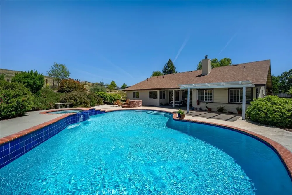 1590 Shiloh Place Templeton, CA 93465