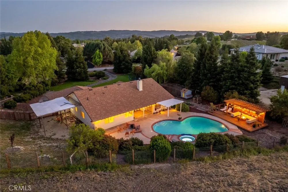1590 Shiloh Place Templeton, CA 93465